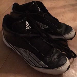Men’s/boys Adidas cleats. Size 8.